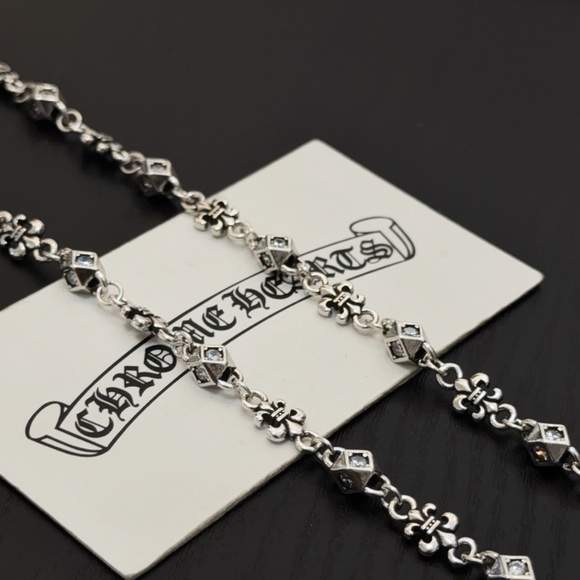 Chrome Hearts Silver Cross Pendant Necklace - Picture 4 of 4